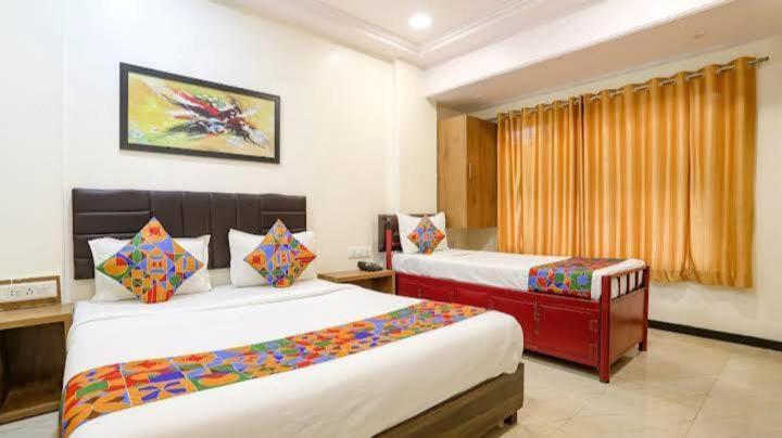 Hotel Aksa Inn Near Juhu Beach - Mumbai — Photos 1